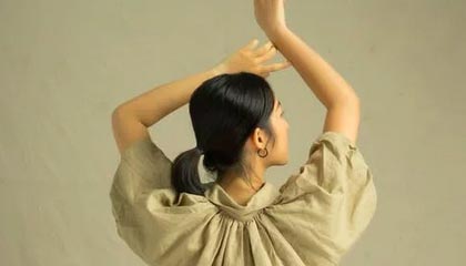 巴西杯前双方球迷发生冲突，据悉有一人头部中弹不幸身亡